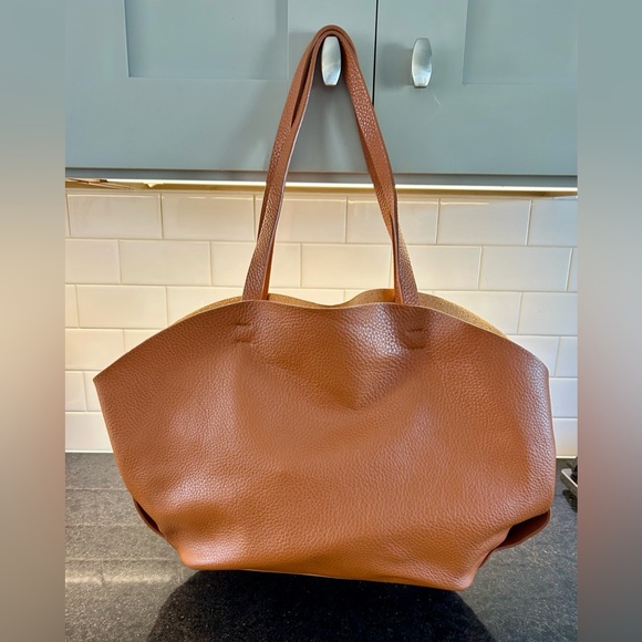 Large Hobo Bag by Chinese Laundry, Faux camel colored Leather. - Picture 2 of 8